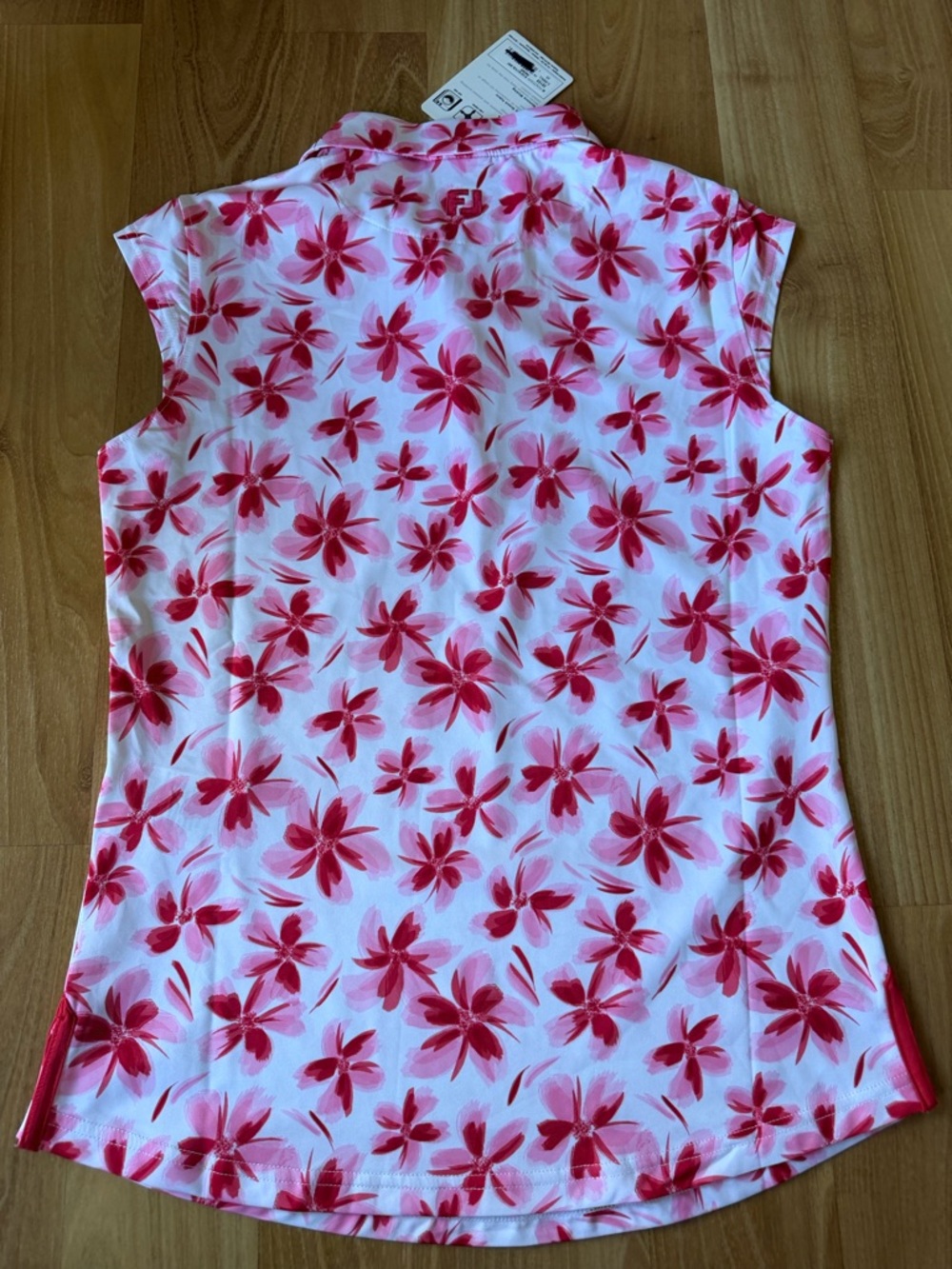 FootJoy NWT women’s cap sleeves floral shirt white red pink size XS super soft - Picture 7 of 8